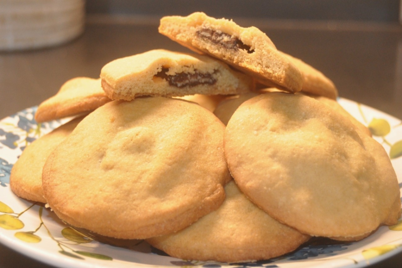 Sandwich an Andes Mint wafer between 2 thin cookie rounds or chop to make mint chunk cookies.